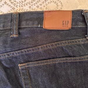 Gap regular fit 36x32 dark blue jeans